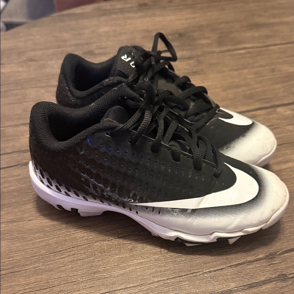 Nike Kids Black and White Soccer Cleats